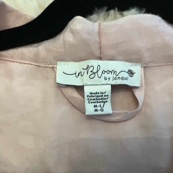 In Bloom by Janquil Light Pink Robe - Picture 3 of 3